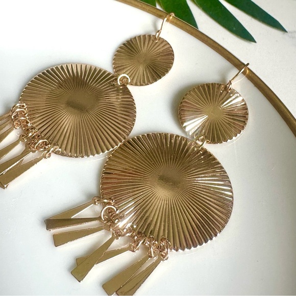 2/$30🌵 Gold Sunburst Earrings Circle Sun Tassels Fringe Boho Jewelry Gift NEW - Picture 4 of 6